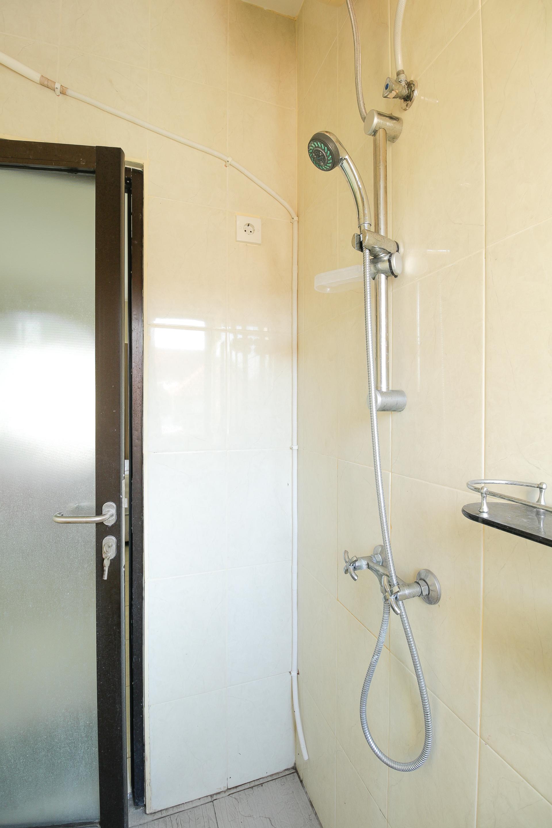 Hotel Oyo 734 Tuban Torres 3*