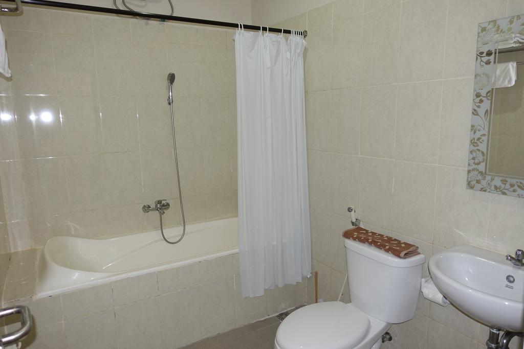 Oyo 734 Tuban Torres Hotel